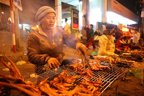 Ночной базар Далата – неотъемлемая часть местной культуры - ảnh 3